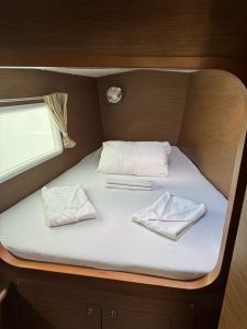 bed, Lagoon 380, catamaran for sale