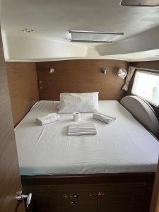 bed, Lagoon 380, catamaran for sale
