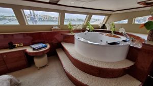 bath, Sunreef 82 DD, catamaran for sale