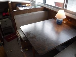 salon, Bertram 33, trawler for sale