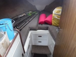 bed, Bertram 33, trawler for sale
