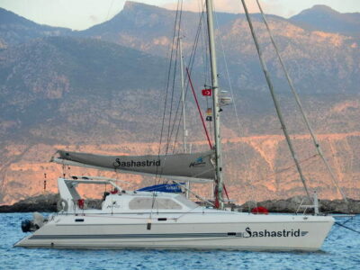 Knysna 440 Review: Upgraded St Francis 44