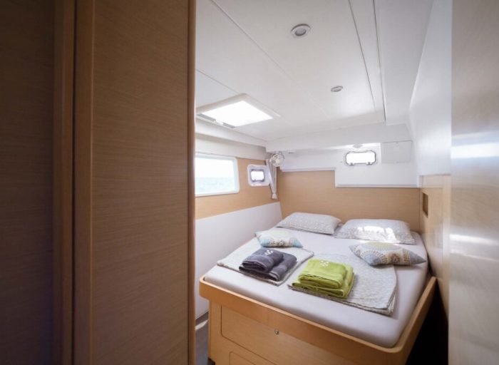bed, Lagoon 400, catamaran for sale