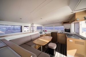 salon, Lagoon 400, catamaran for sale