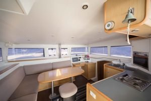 salon, Lagoon 400, catamaran for sale