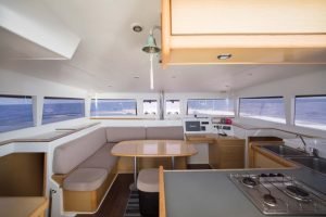 salon, Lagoon 400, catamaran for sale