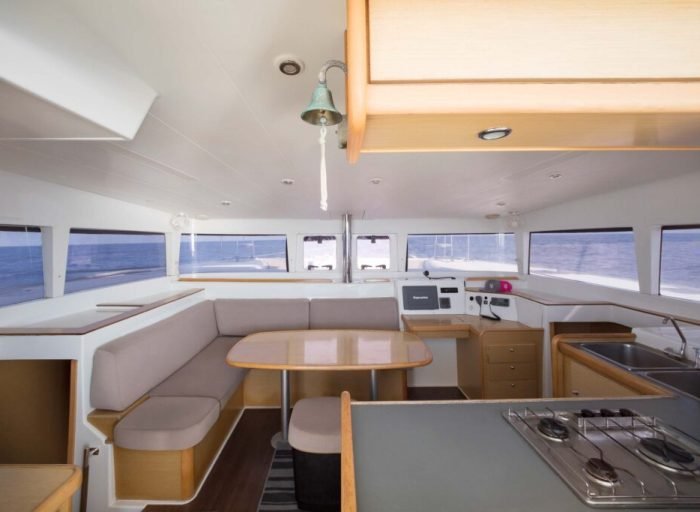 salon, Lagoon 400, catamaran for sale