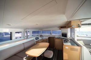 salon, Lagoon 400, catamaran for sale