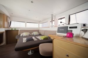 salon, Lagoon 400, catamaran for sale