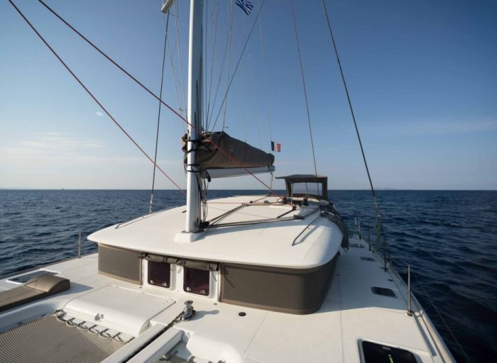 deck, Lagoon 400, catamaran for sale