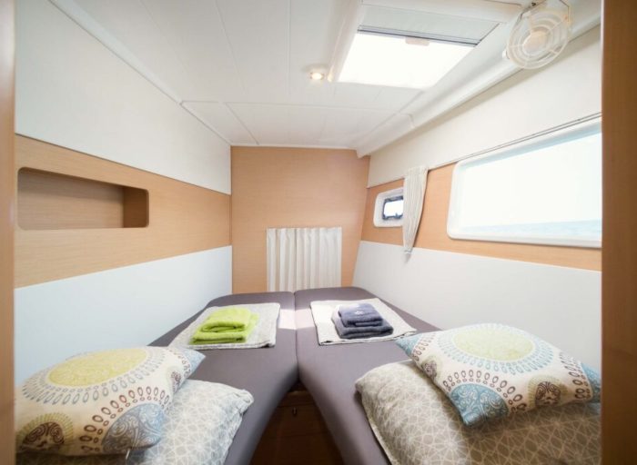 bed, Lagoon 400, catamaran for sale