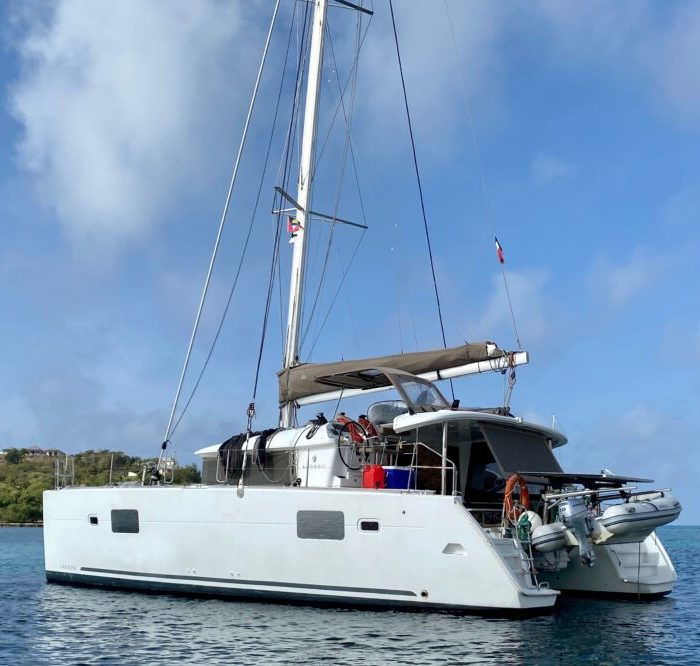 exterior, Lagoon 400, catamaran for sale