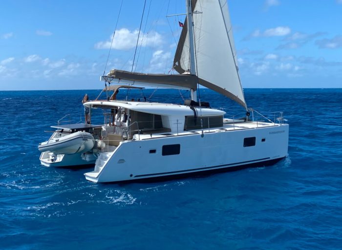 underway, Lagoon 400, catamaran for sale