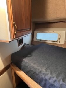 bed, Chris-Craft 35 Catalina, trawler for sale