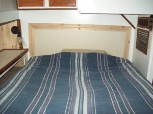 bed, Chris-Craft 35 Catalina, trawler for sale