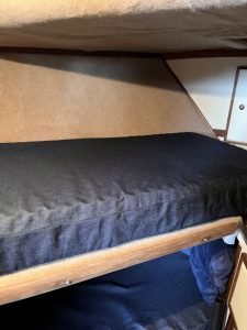 bed, Chris-Craft 35 Catalina, trawler for sale