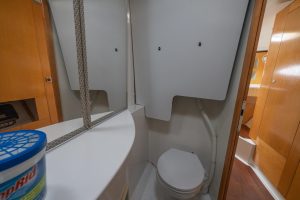 bath, FP 44 Orana, catamaran for sale