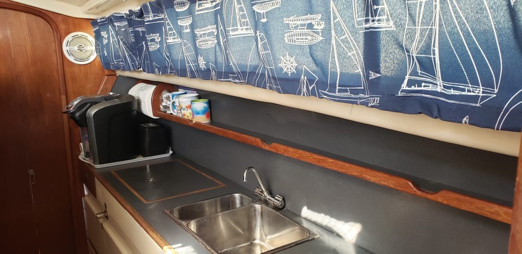 interior, Gemini 105, catamaran for sale