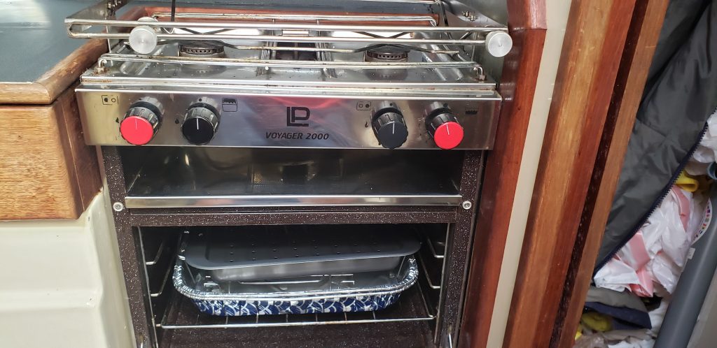 interior, Gemini 105, catamaran for sale