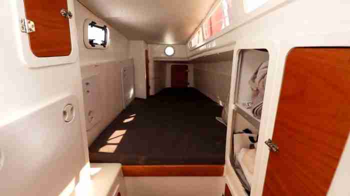bed, Dean 365, catamaran for sale