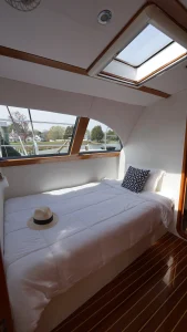 bed, Lidgard 73 Executive, catamaran for sale