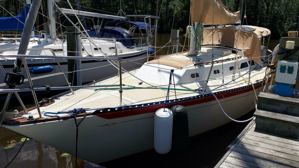 1977 Islander 36 S/V Windancer sailing, sloop rig with roller furling headsail