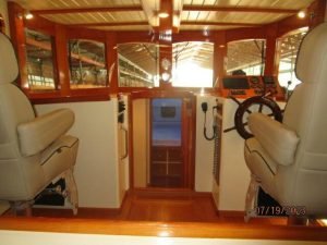 navigation station, Custom, trawler for sale