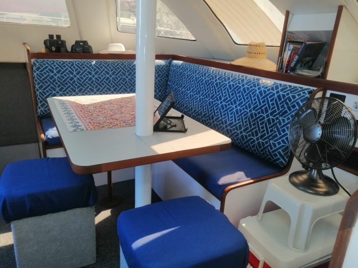 salon, Endeavour 35 Victory, catamaran for sale