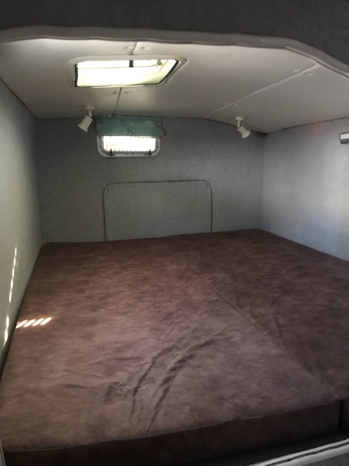 bed, Endeavour 35 Victory, catamaran for sale