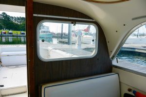 salon, Bertram, trawler for sale