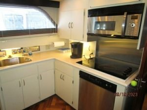interior, Hatteras 63, trawler for sale