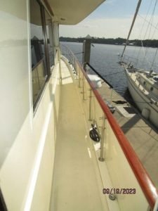 deck, Hatteras 63, trawler for sale