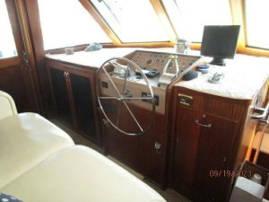 navigation station, Hatteras 63, trawler for sale