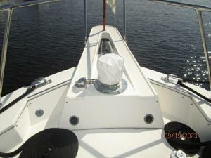 deck, Hatteras 63, trawler for sale