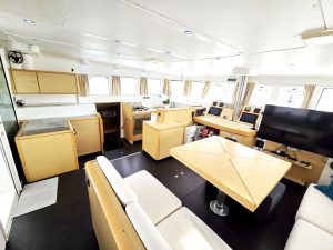 salon, Lagoon 500, catamaran for sale