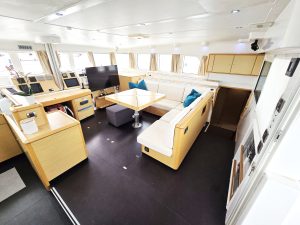 salon, Lagoon 500, catamaran for sale