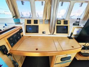 navigation station, Lagoon 500, catamaran for sale