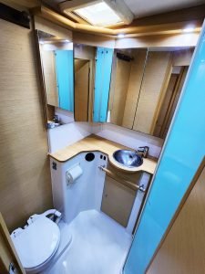 bath, Lagoon 500, catamaran for sale