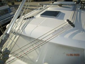 deck, Hunter H41, sailboat for sale