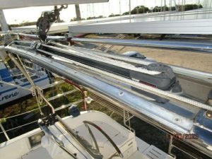 deck, Hunter H41, sailboat for sale
