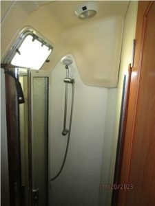 bath, Hunter H41, sailboat for sale