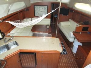 salon, Hunter H41, sailboat for sale