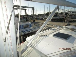 deck, Hunter H41, sailboat for sale