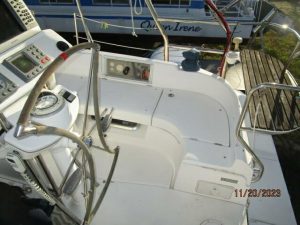 helm, Hunter H41, sailboat for sale