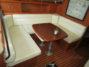 salon, Hunter H41, sailboat for sale