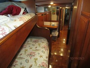 bed, Defever 72, trawler for sale