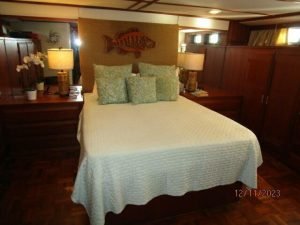 bed, Defever 72, trawler for sale