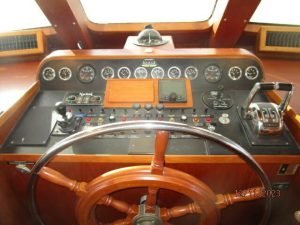 navigation station, Defever 72, trawler for sale