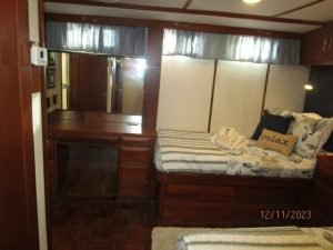 bed, Defever 72, trawler for sale
