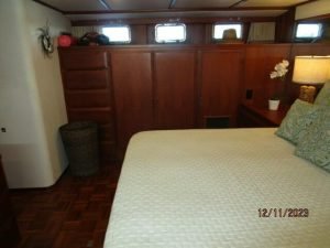 bed, Defever 72, trawler for sale